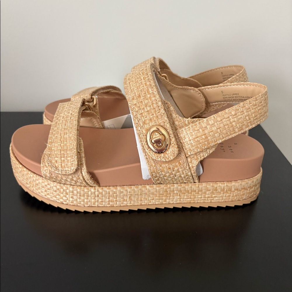 ✨Tanner Sandals✨
